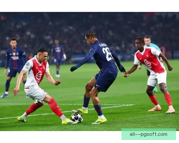 摩纳哥超越巴黎圣日耳曼登顶法甲榜首 展现强势表现